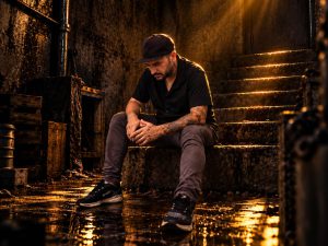 o rapper niasa lança a musica o porão - niasa.eu